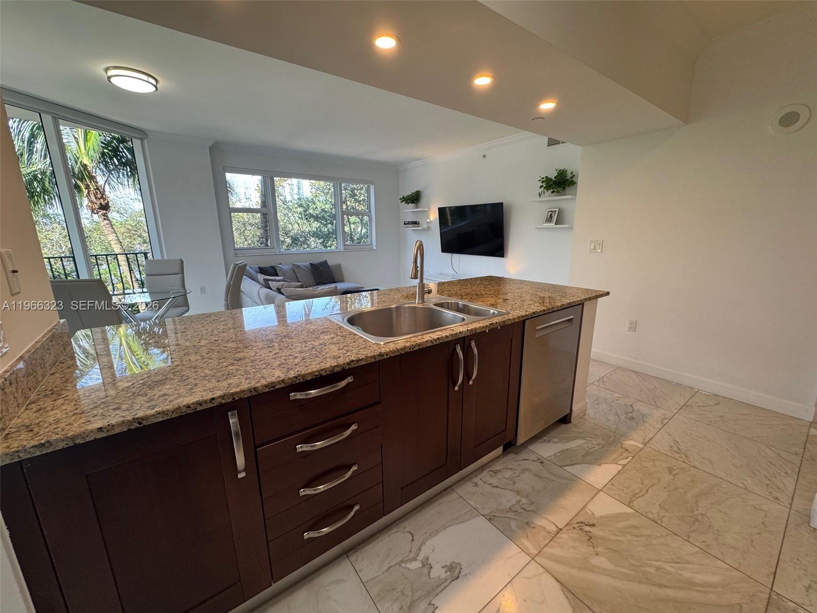 TURNBERRY VLG NO TOWER CO - Residential Lease