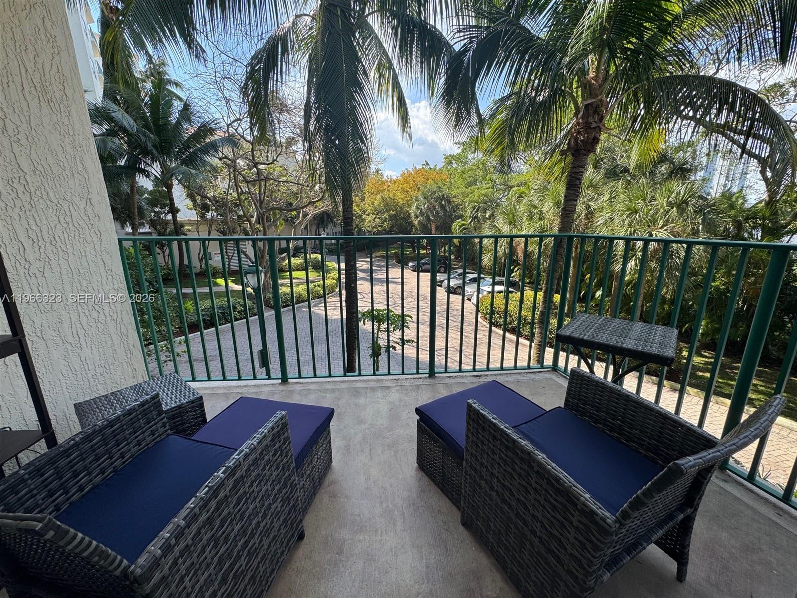 TURNBERRY VLG NO TOWER CO - Residential Lease