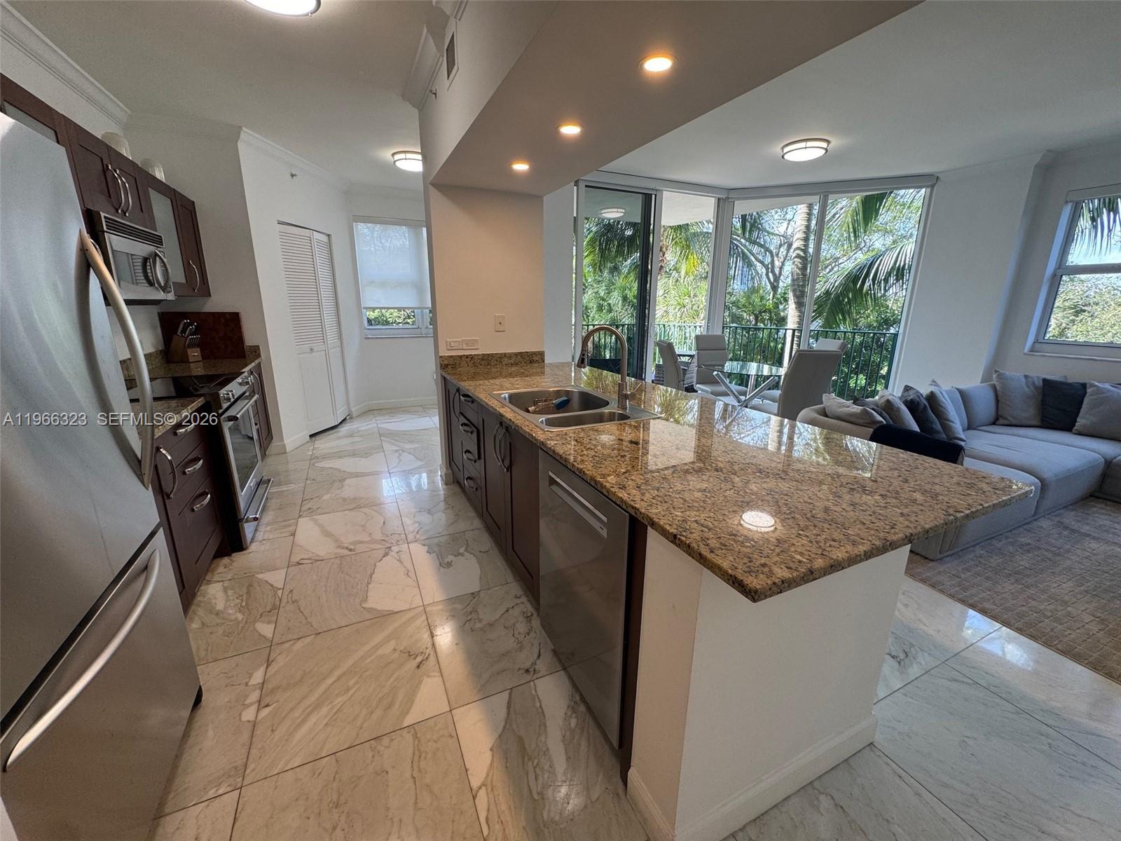 TURNBERRY VLG NO TOWER CO - Residential Lease