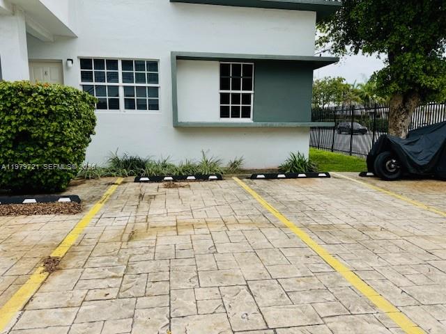 THE SQUARE AT 62ND ST CON - Residential Lease