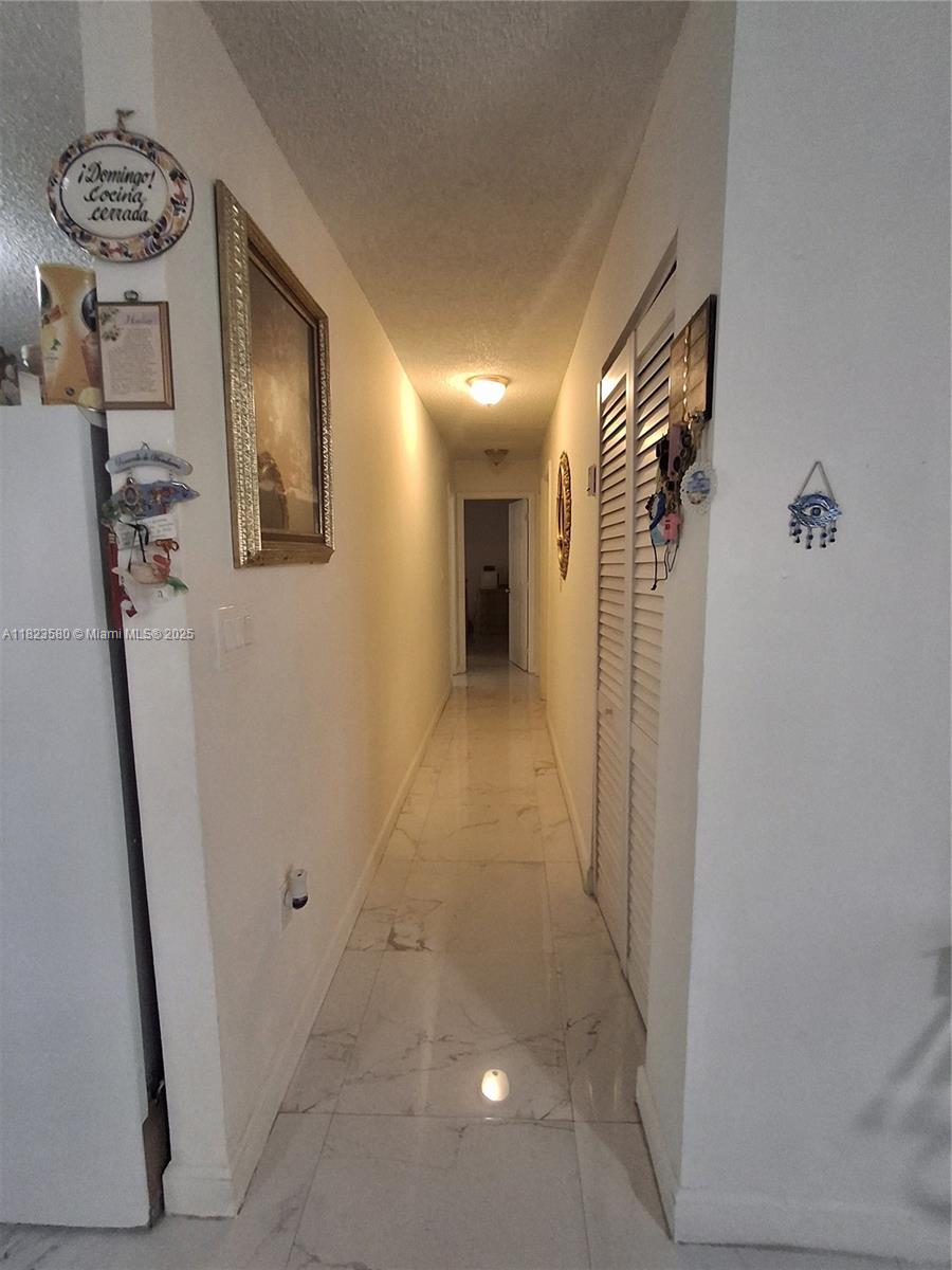 KNOLLWOOD MANOR - Residential