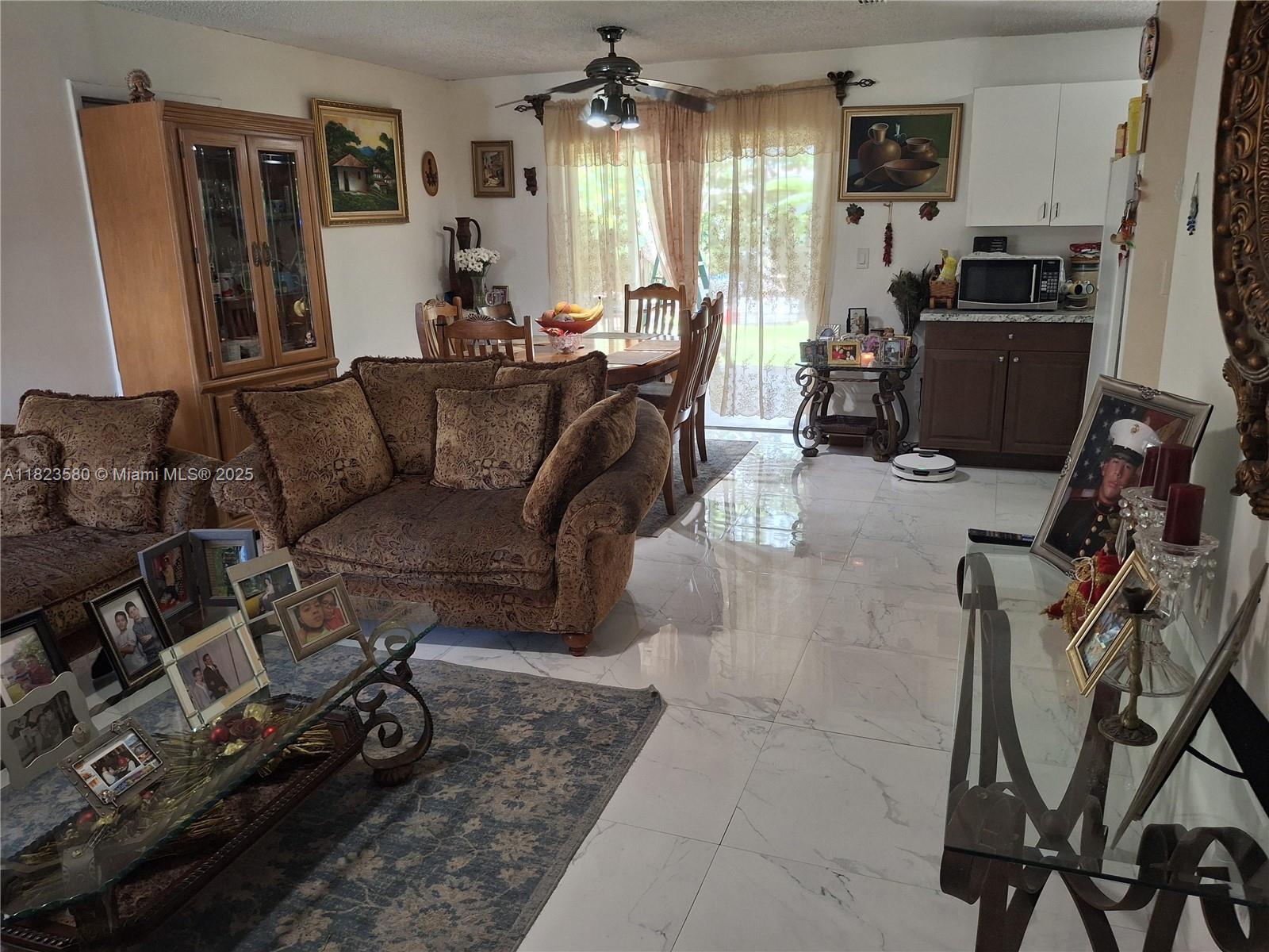 KNOLLWOOD MANOR - Residential