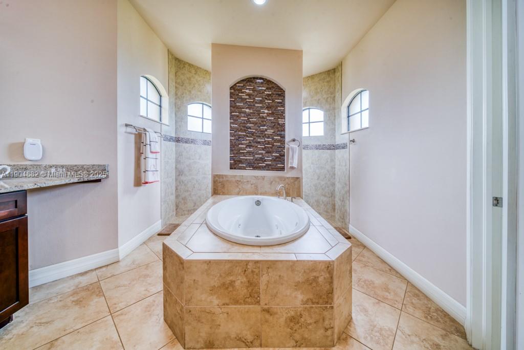 CAPE CORAL UNIT - Residential