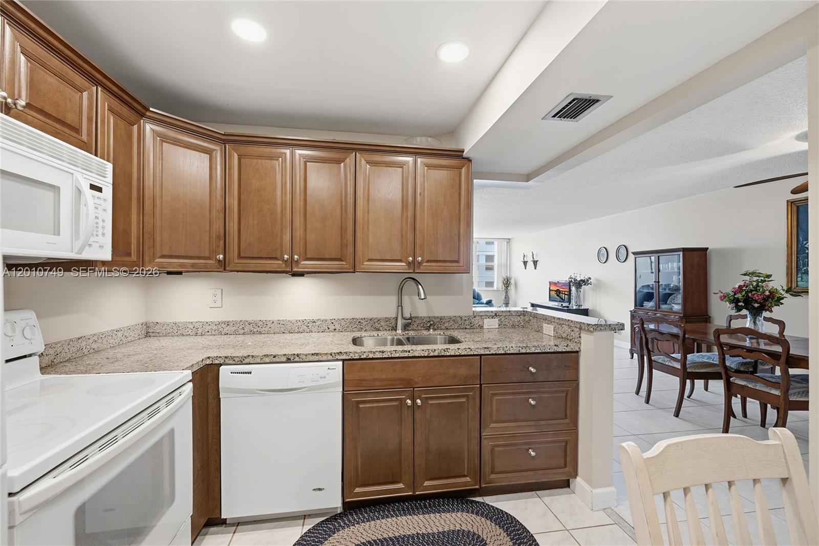 EAST POINT TOWERS CONDO - Residential