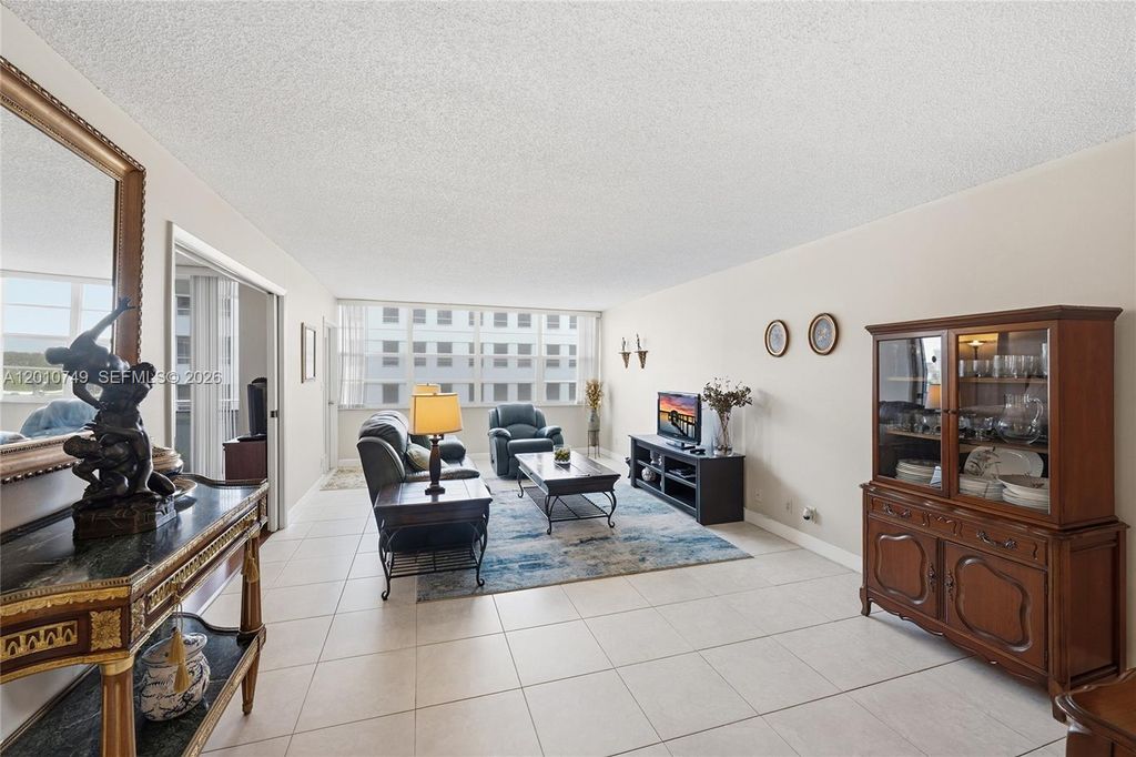 Photo of 1160 N Federal Hwy #822, Fort Lauderdale, FL 33304 (MLS # A12010749)