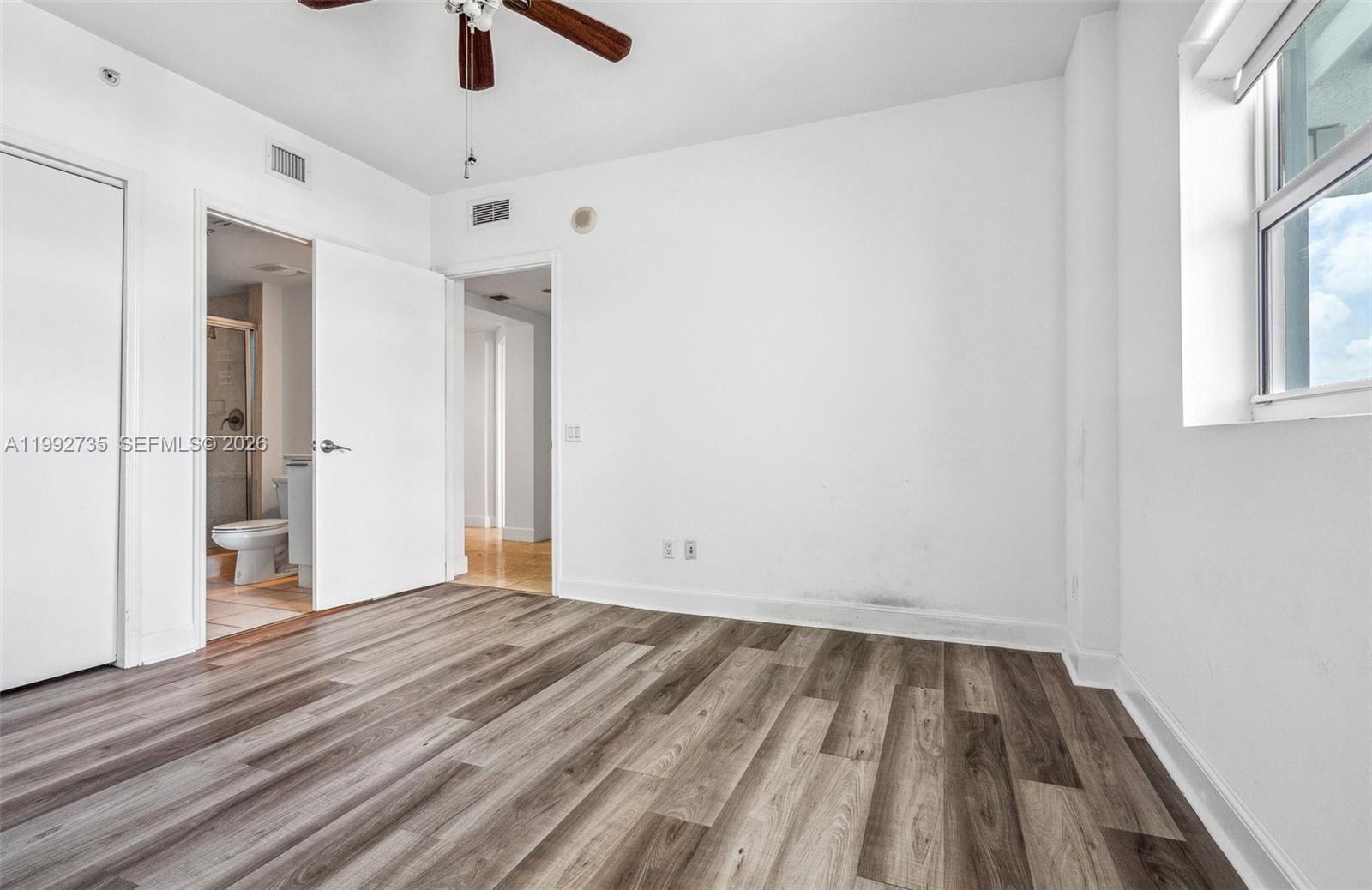 THE OAKS I CONDO - Residential