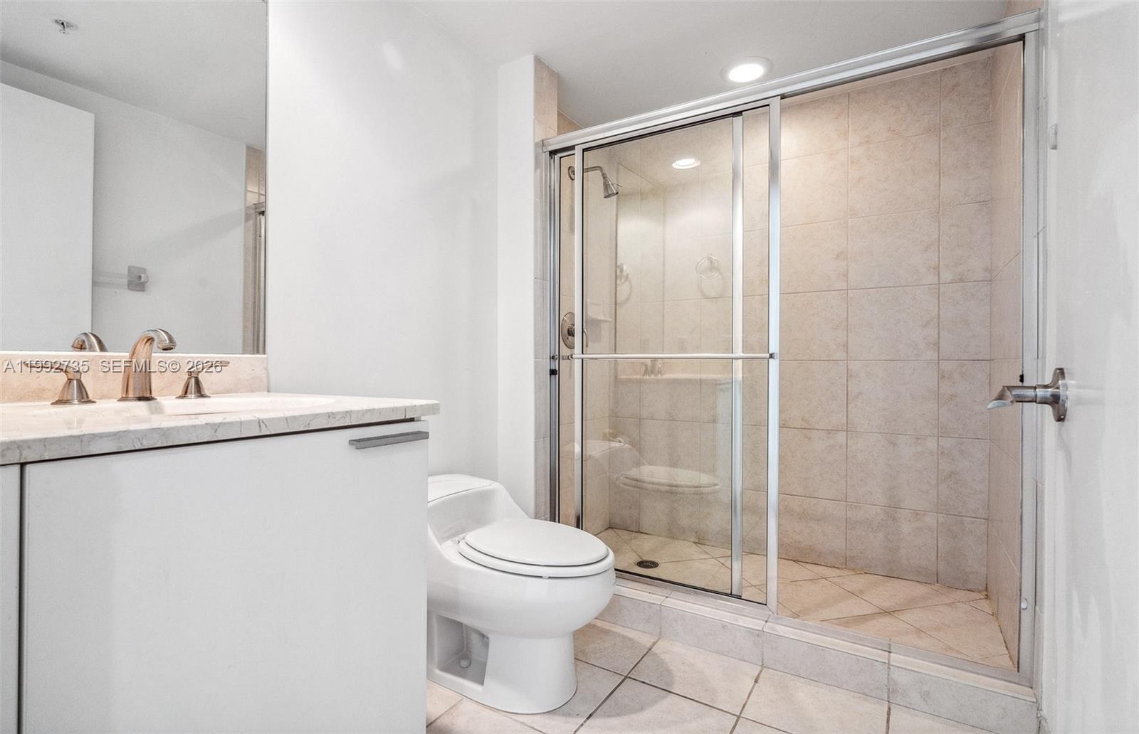 THE OAKS I CONDO - Residential