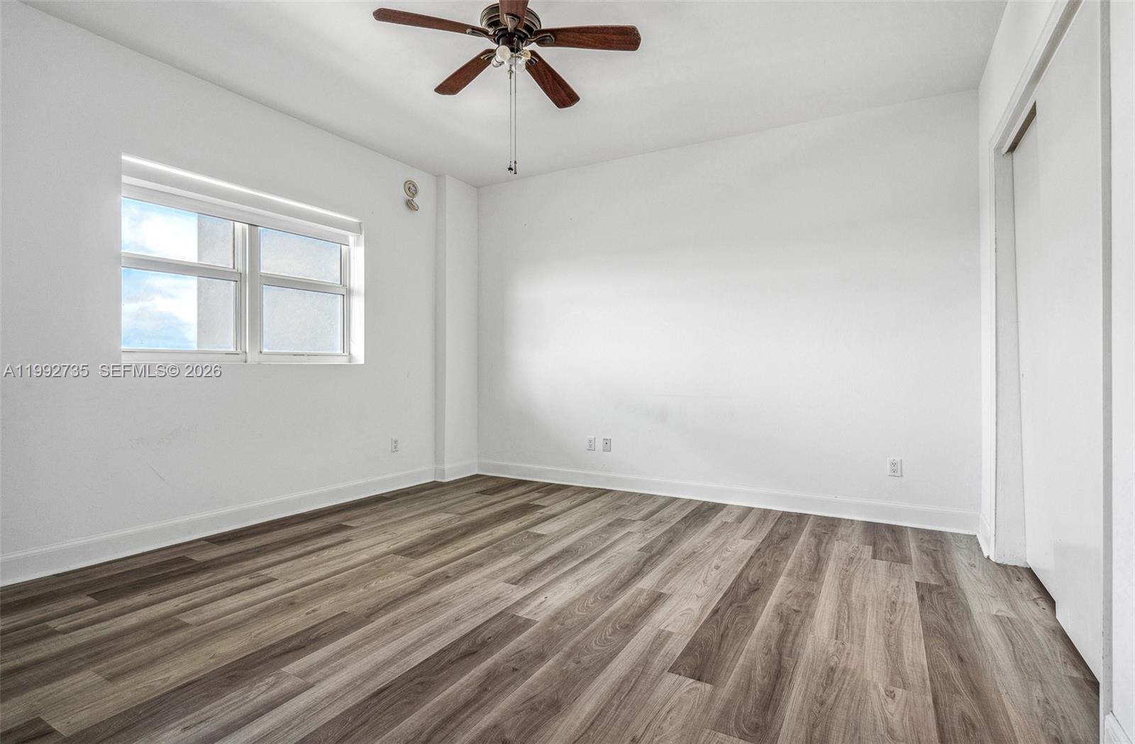 THE OAKS I CONDO - Residential