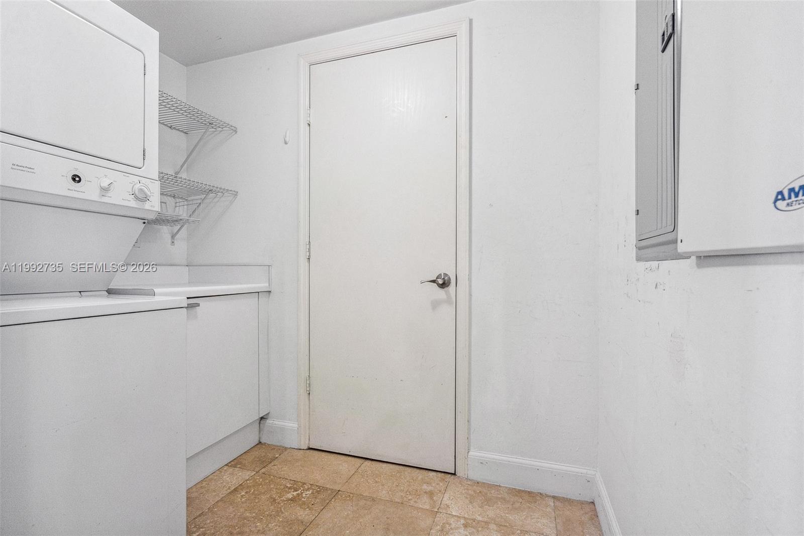 THE OAKS I CONDO - Residential