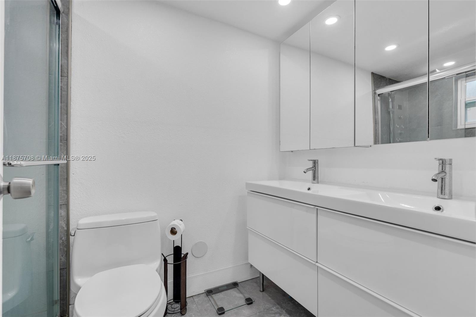 SILVER SPRING TOWER CONDO - Residential