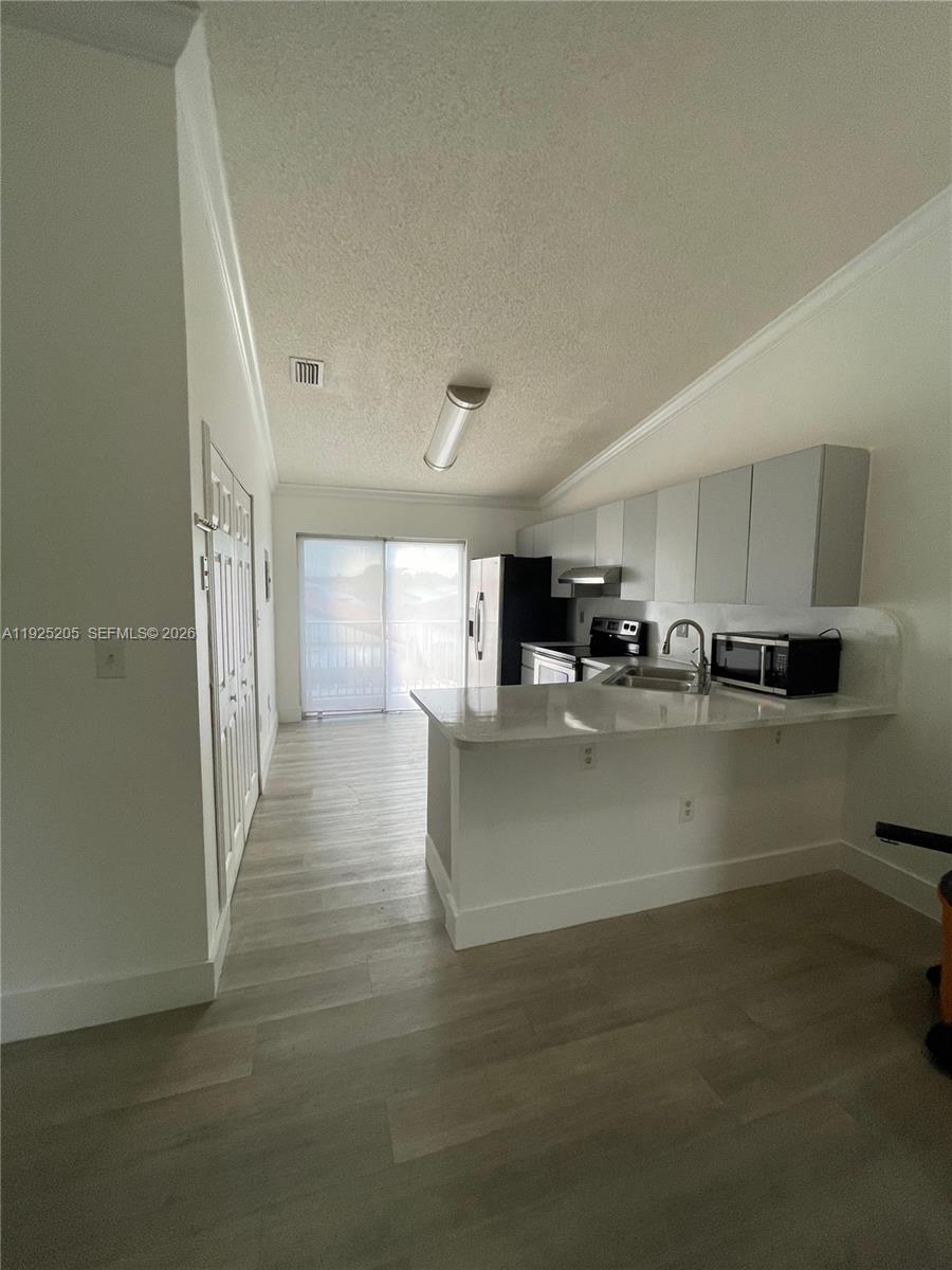 EL PRADO XIV CONDO - Residential