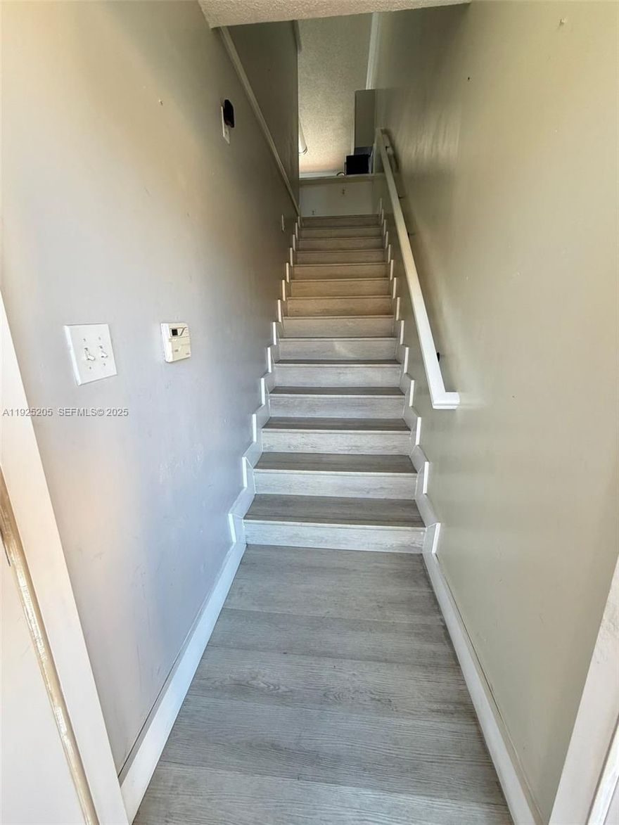 2-bedroom, 2-bathroom condo with 2 assigned parking spaces. Prime location near shopping centers, supermarkets, pharmacies, and convenience stores. Motivated seller. Ideal for investors with excellent return.