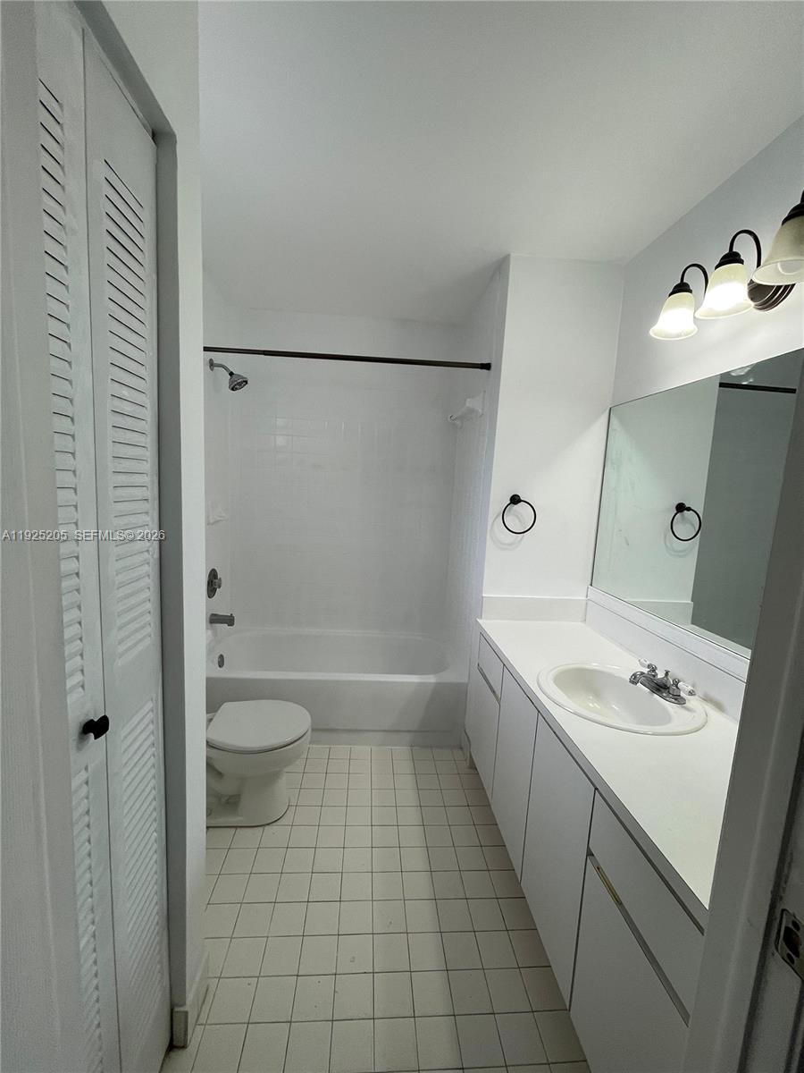 EL PRADO XIV CONDO - Residential