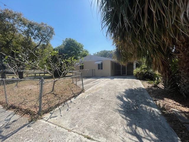 Property for Sale at 1017 Hampton Rd Rd, West Palm Beach, Palm Beach County, Florida - Bedrooms: 3 
Bathrooms: 2  - $379,900