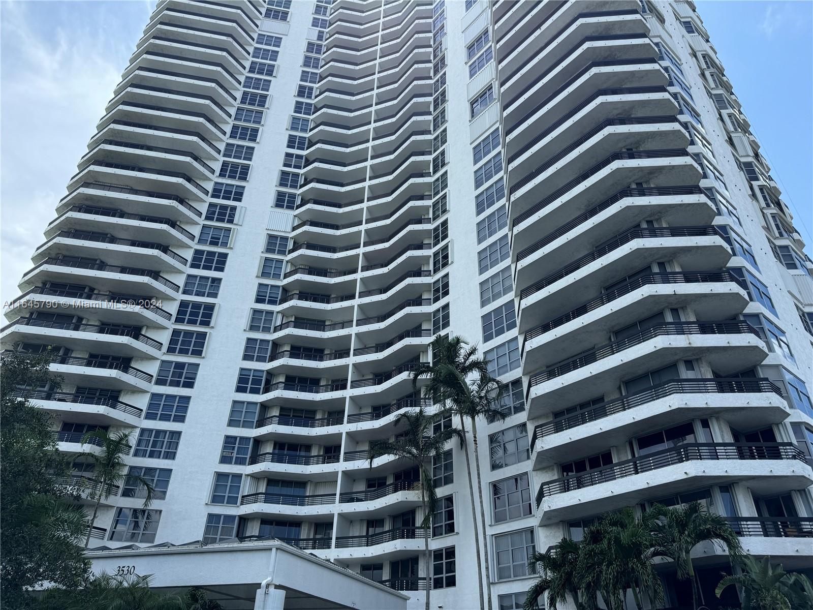 3530 Mystic Pointe Dr 2602, Aventura, Miami-Dade County, Florida - 2 Bedrooms  
3 Bathrooms - 