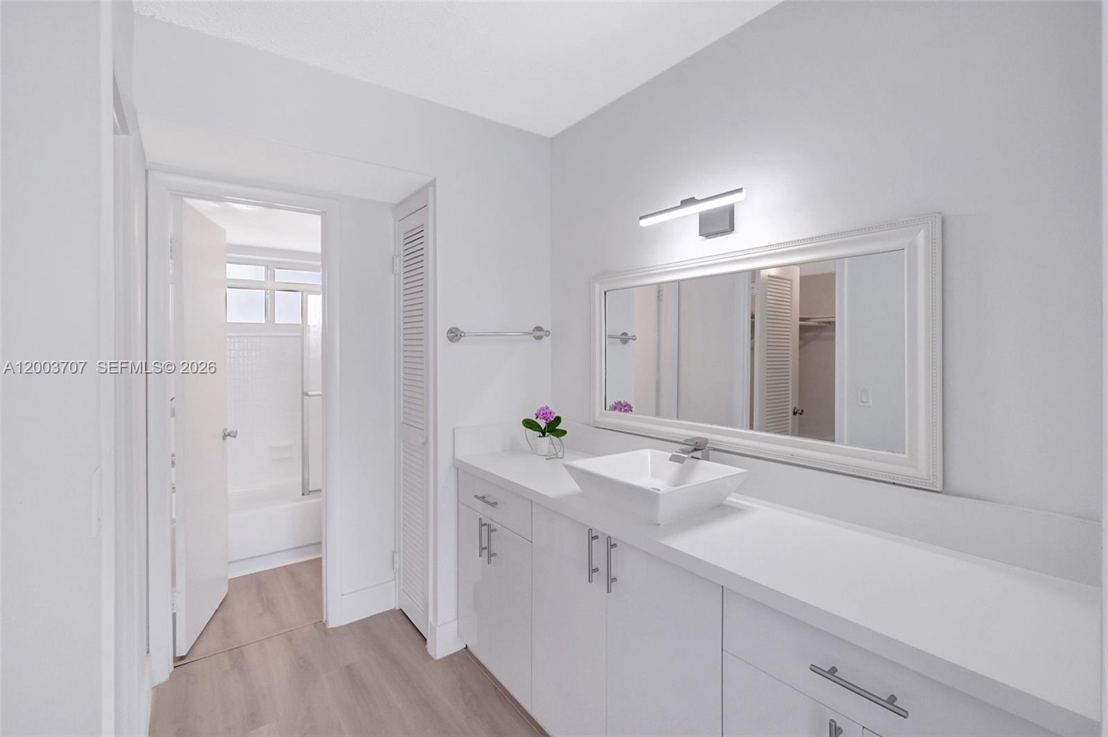 BAYVIEW CONDO - Residential