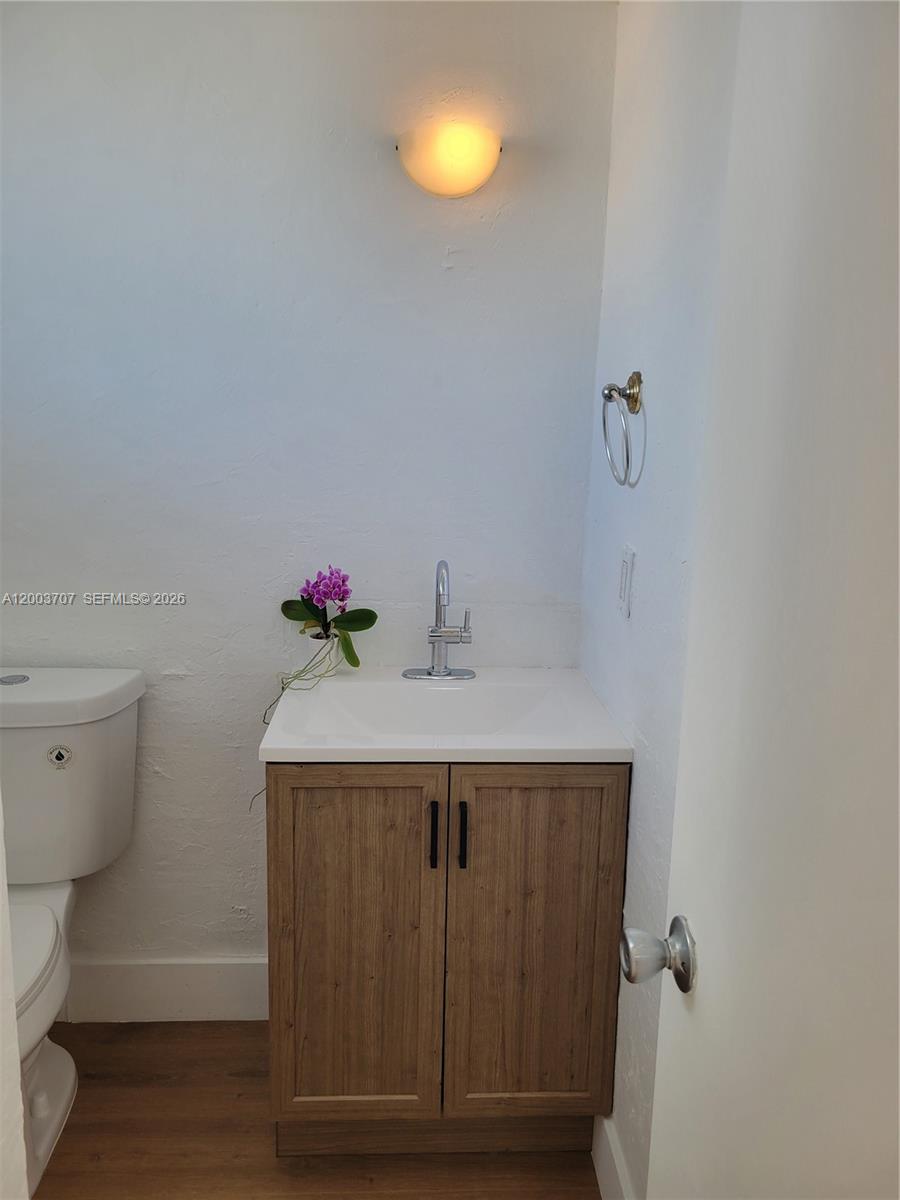 BAYVIEW CONDO - Residential