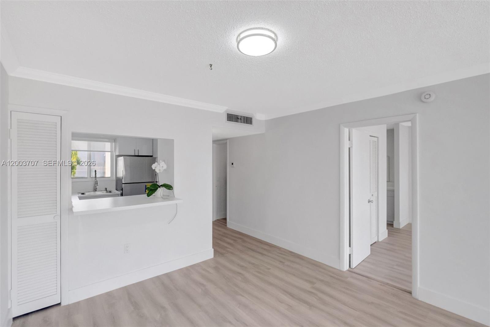 BAYVIEW CONDO - Residential