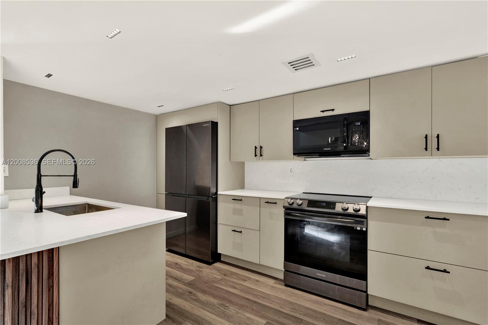 THE GREENS AT DORAL CONDO - Residential