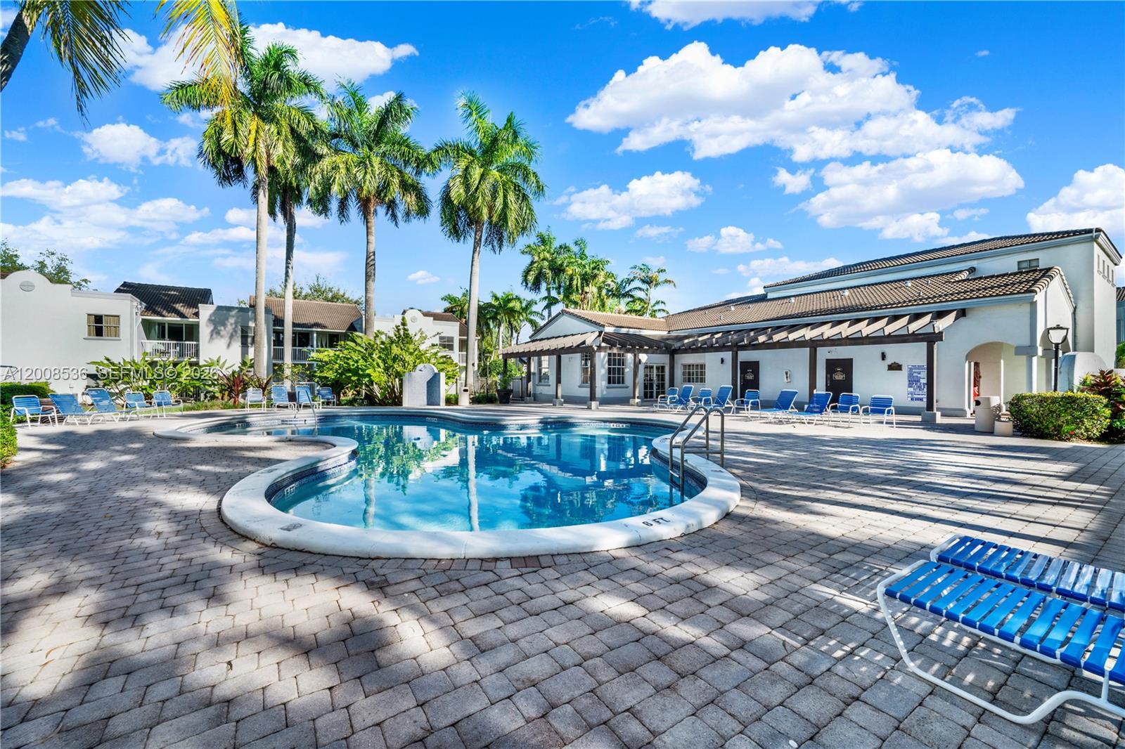 THE GREENS AT DORAL CONDO - Residential