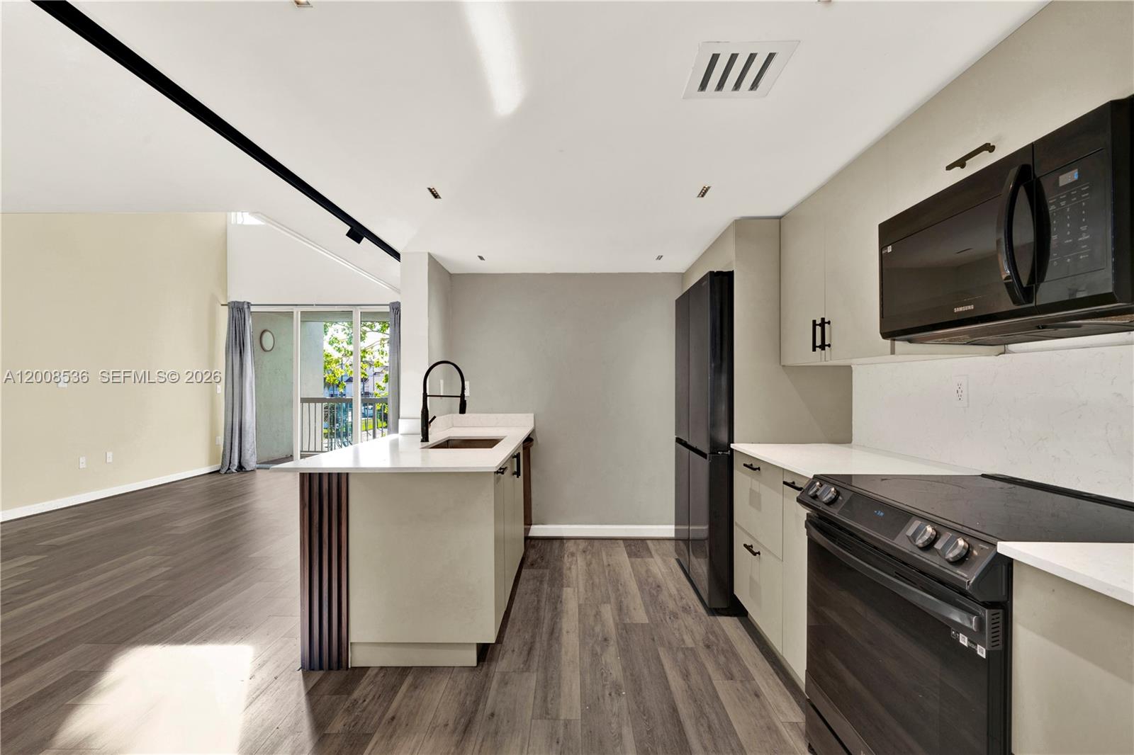 THE GREENS AT DORAL CONDO - Residential