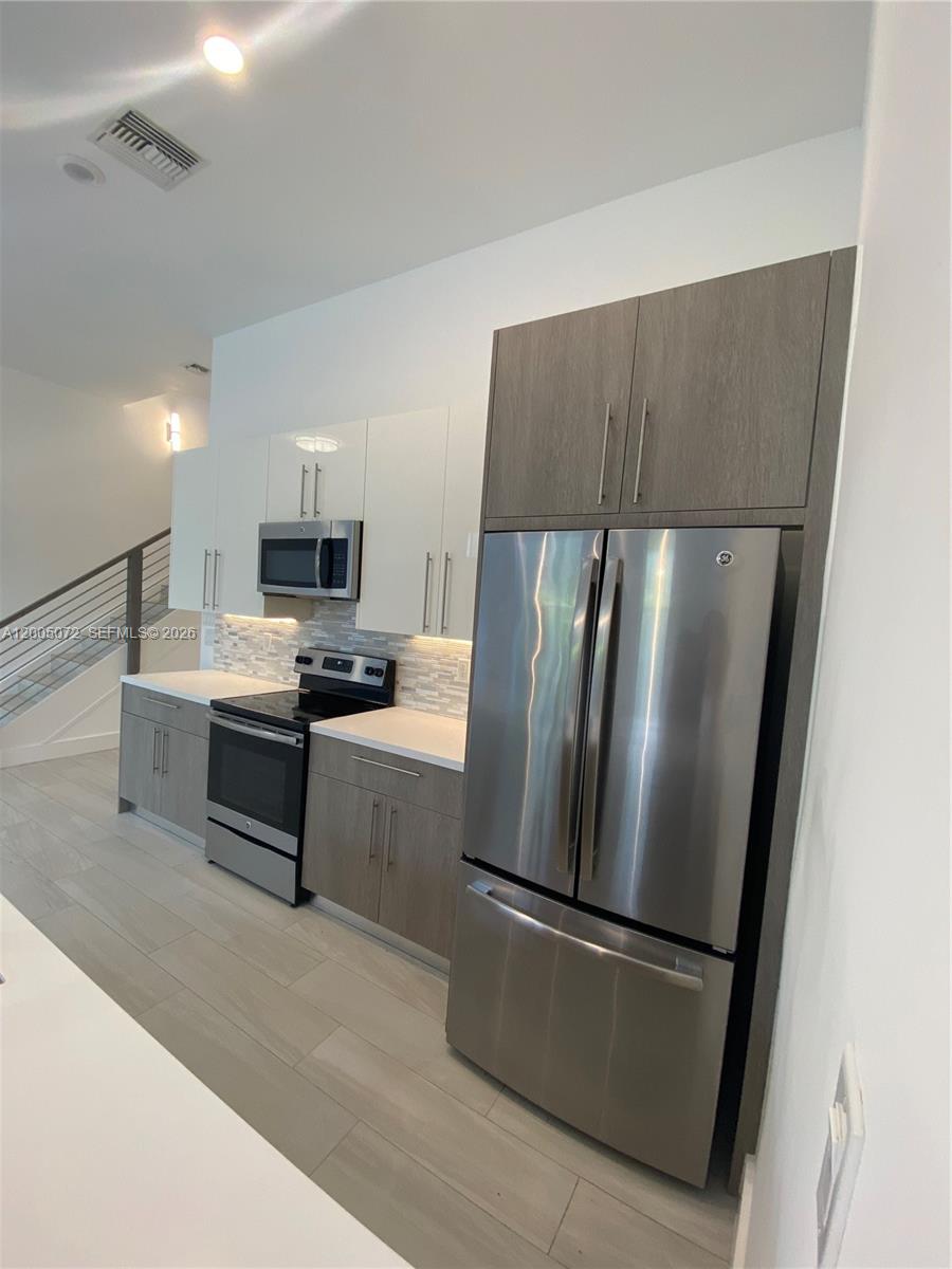 PLANTATION BUSINESS PARK - Residential