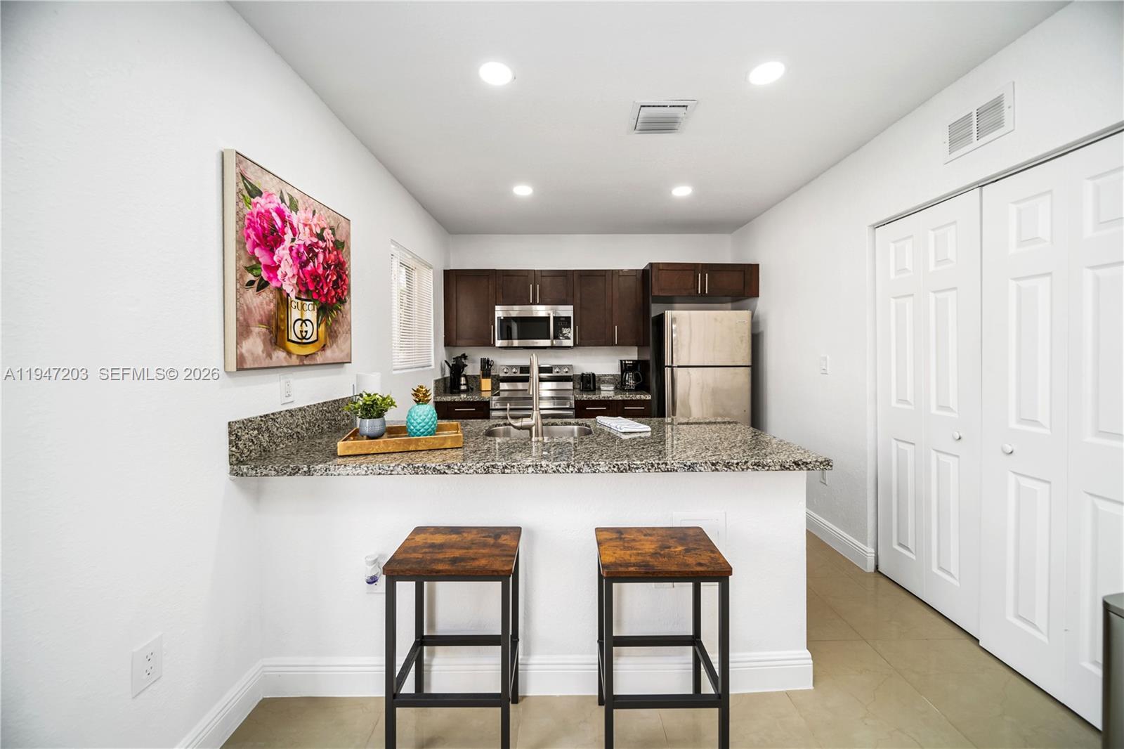 BISCAYNE SHORES CORR PLAT - Residential Income