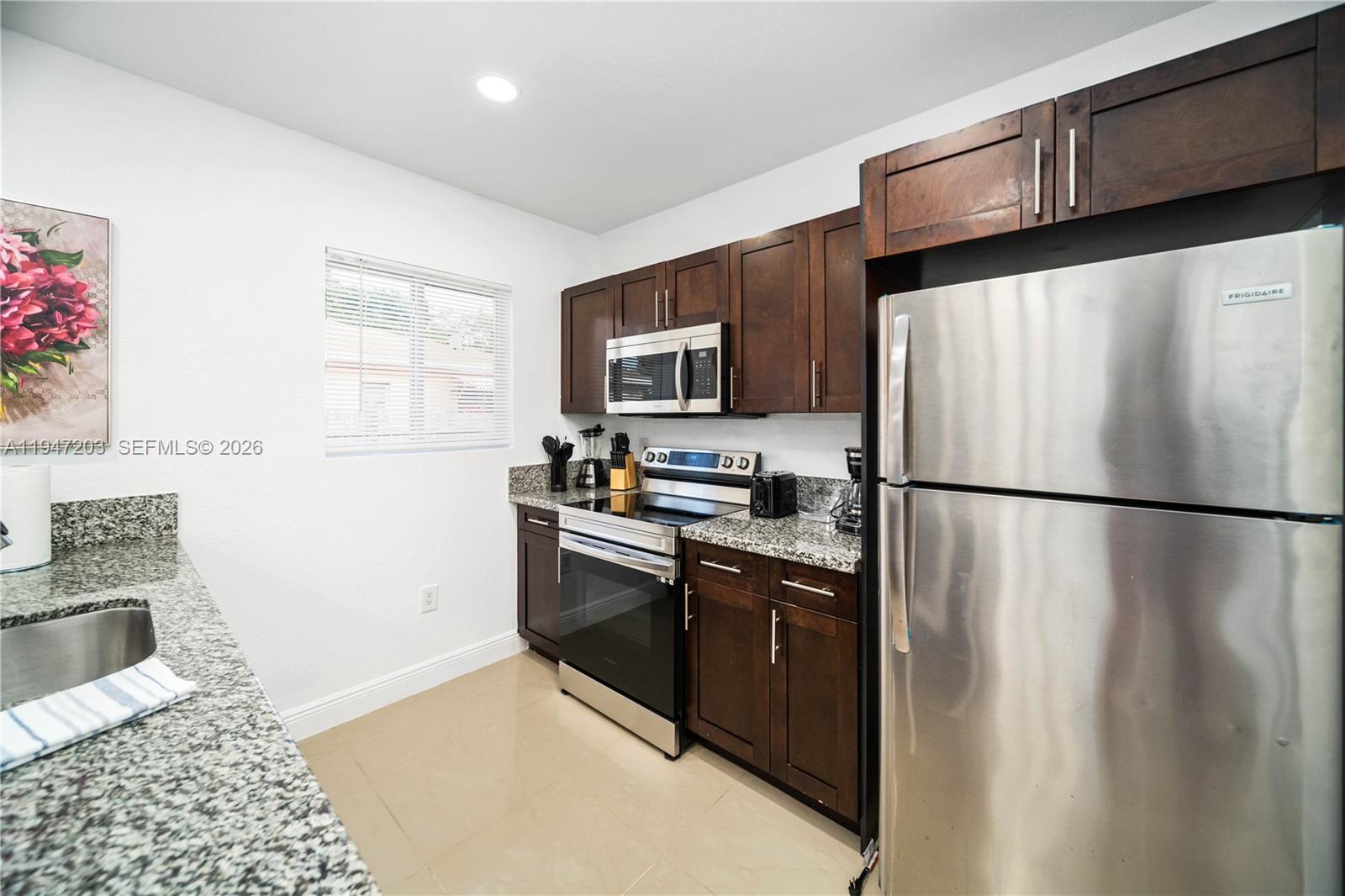 BISCAYNE SHORES CORR PLAT - Residential Income