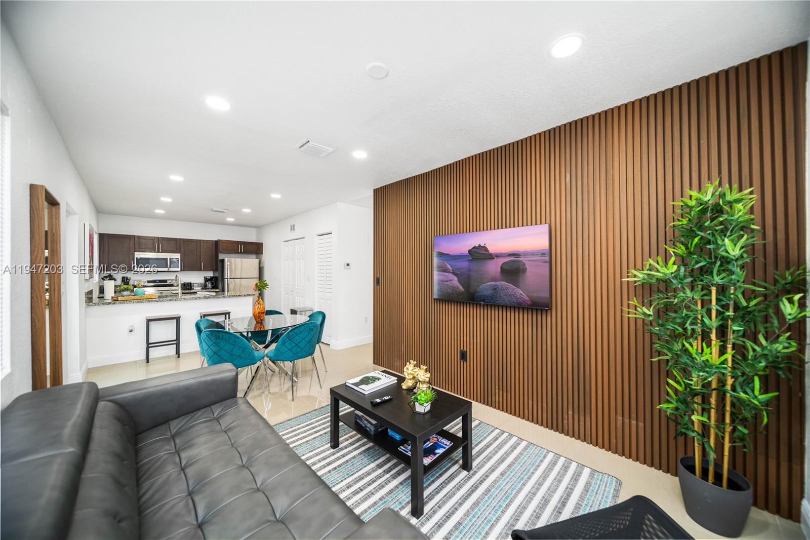 BISCAYNE SHORES CORR PLAT - Residential Income