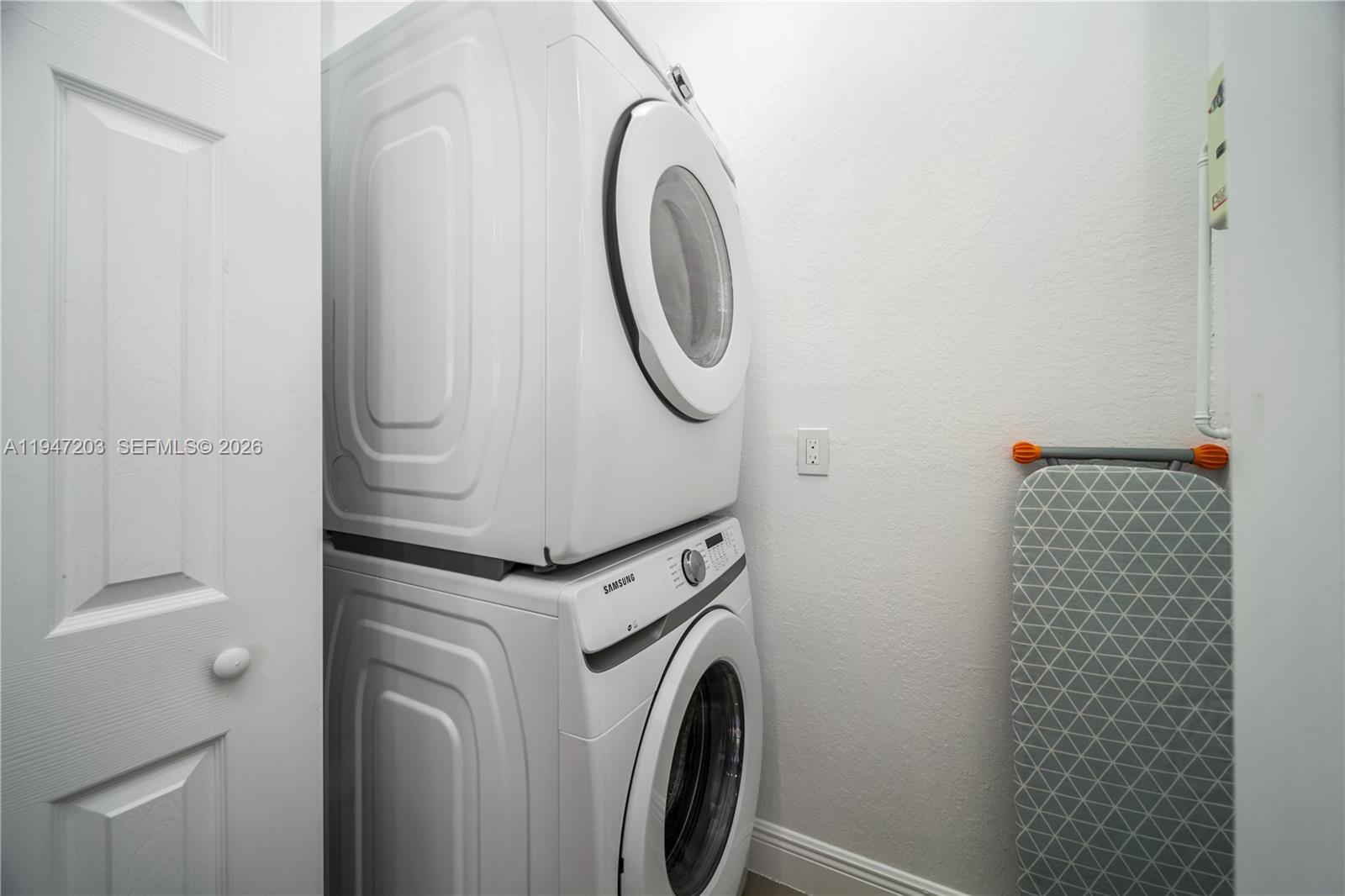 BISCAYNE SHORES CORR PLAT - Residential Income