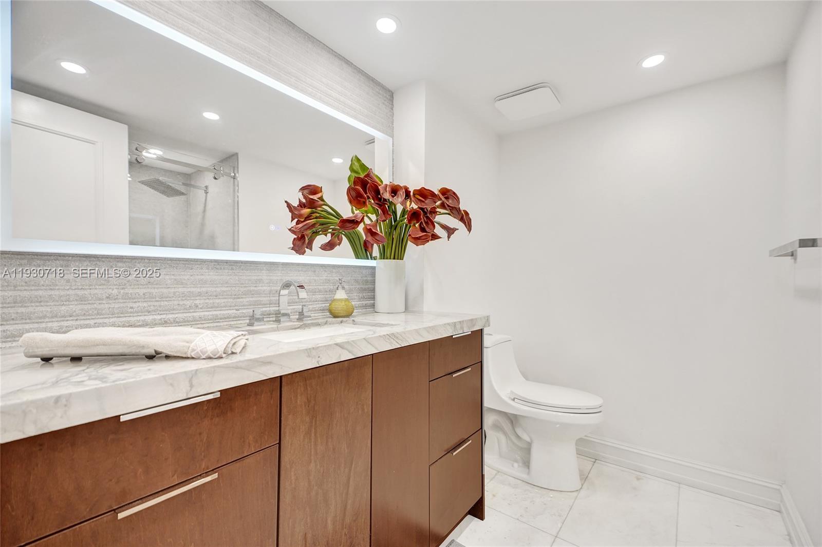 TURNBERRY TOWERS CONDO - Residential