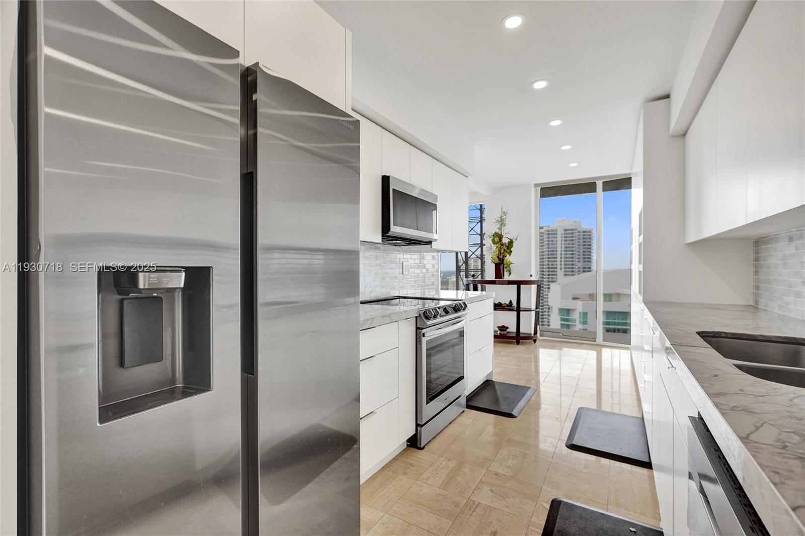 TURNBERRY TOWERS CONDO - Residential