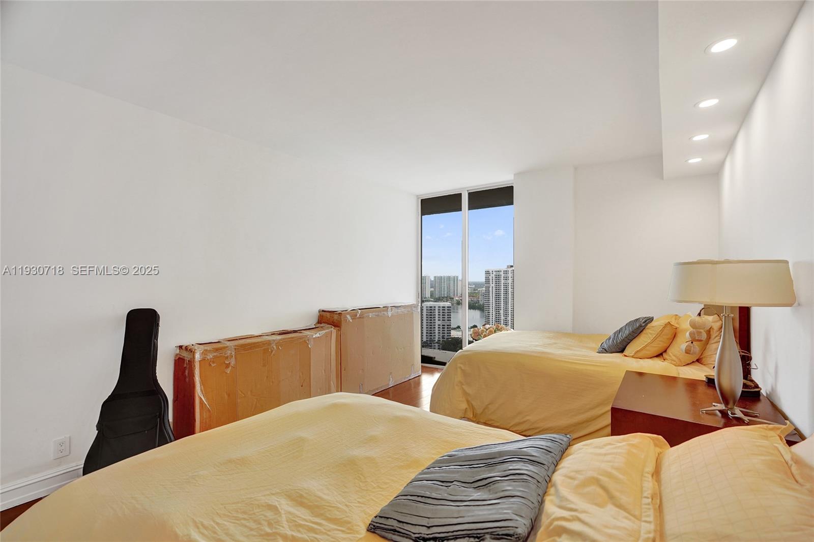 TURNBERRY TOWERS CONDO - Residential