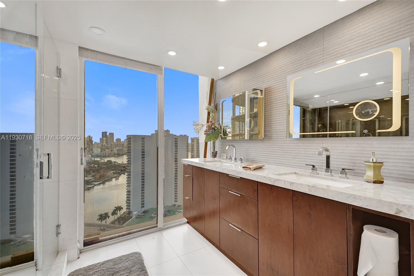 TURNBERRY TOWERS CONDO - Residential