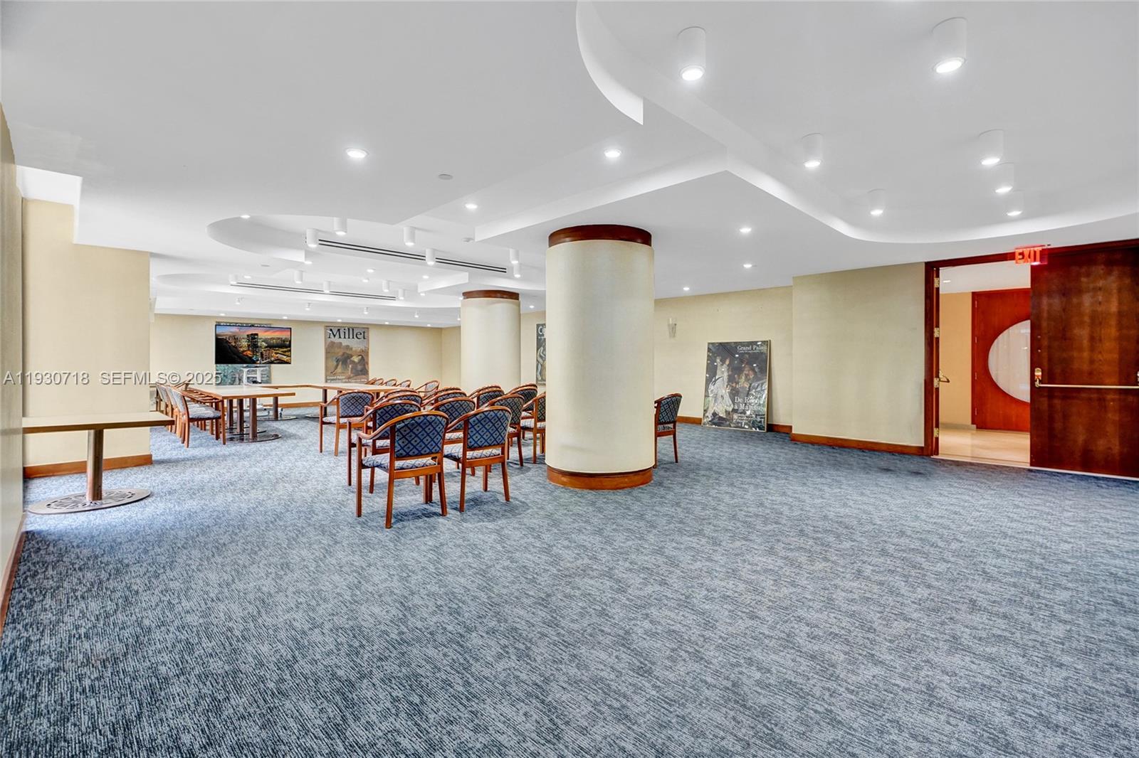 TURNBERRY TOWERS CONDO - Residential