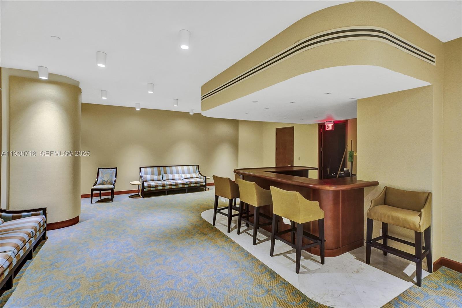 TURNBERRY TOWERS CONDO - Residential