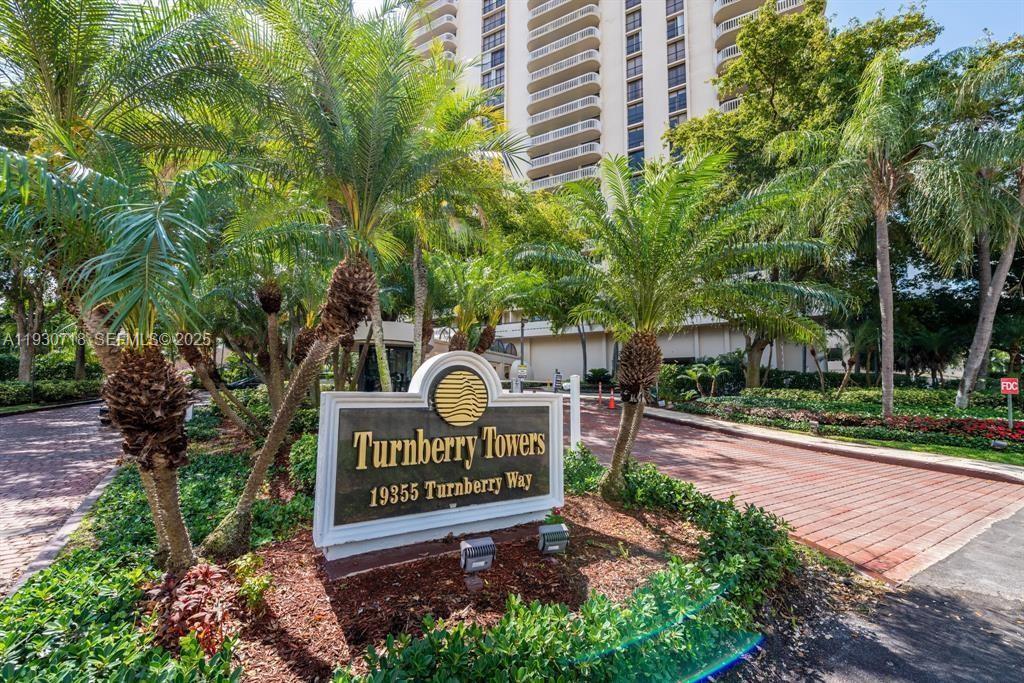 TURNBERRY TOWERS CONDO - Residential