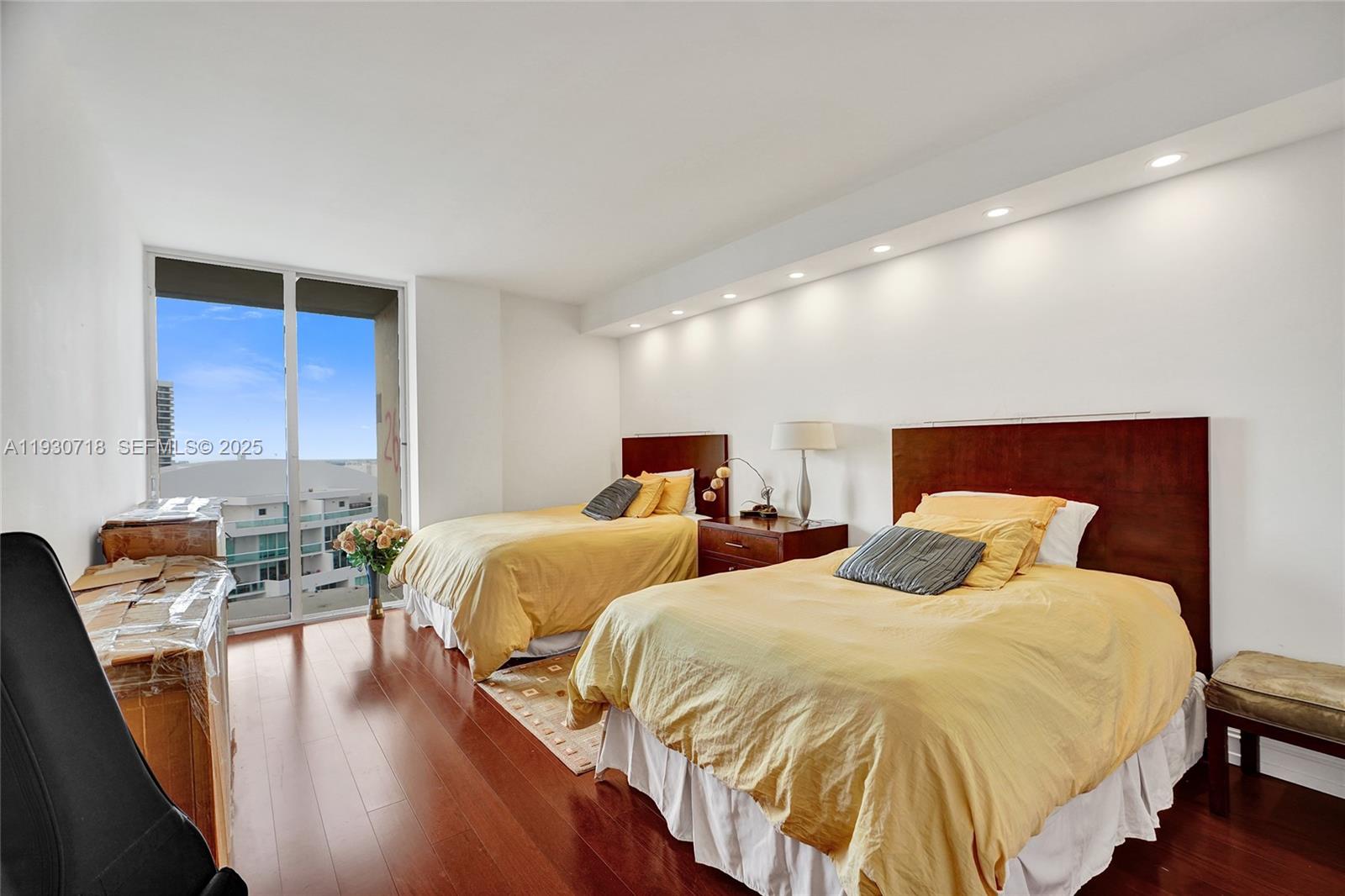 TURNBERRY TOWERS CONDO - Residential