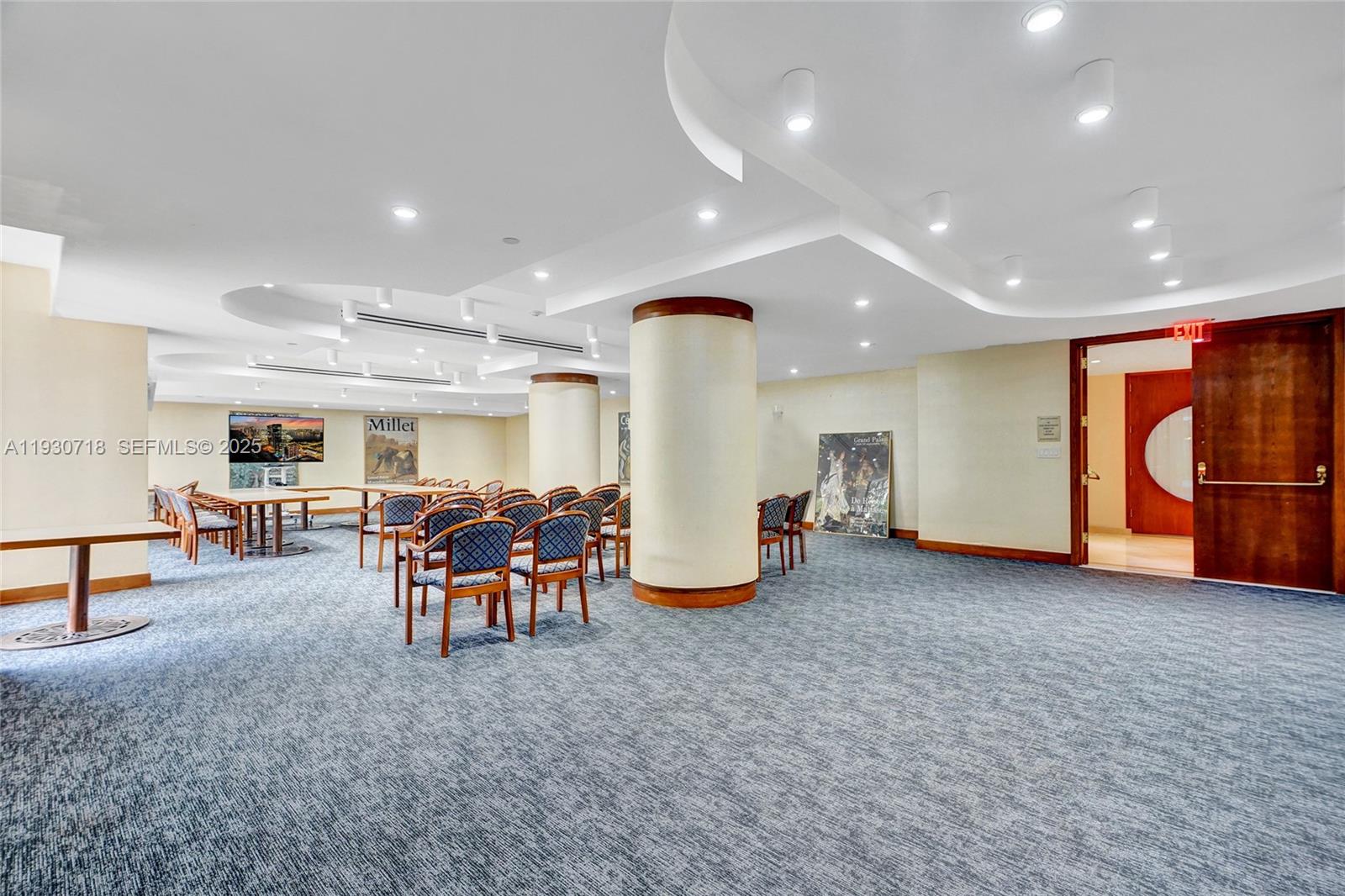 TURNBERRY TOWERS CONDO - Residential