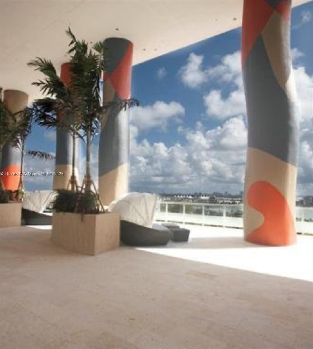 50 Biscayne Blvd 711