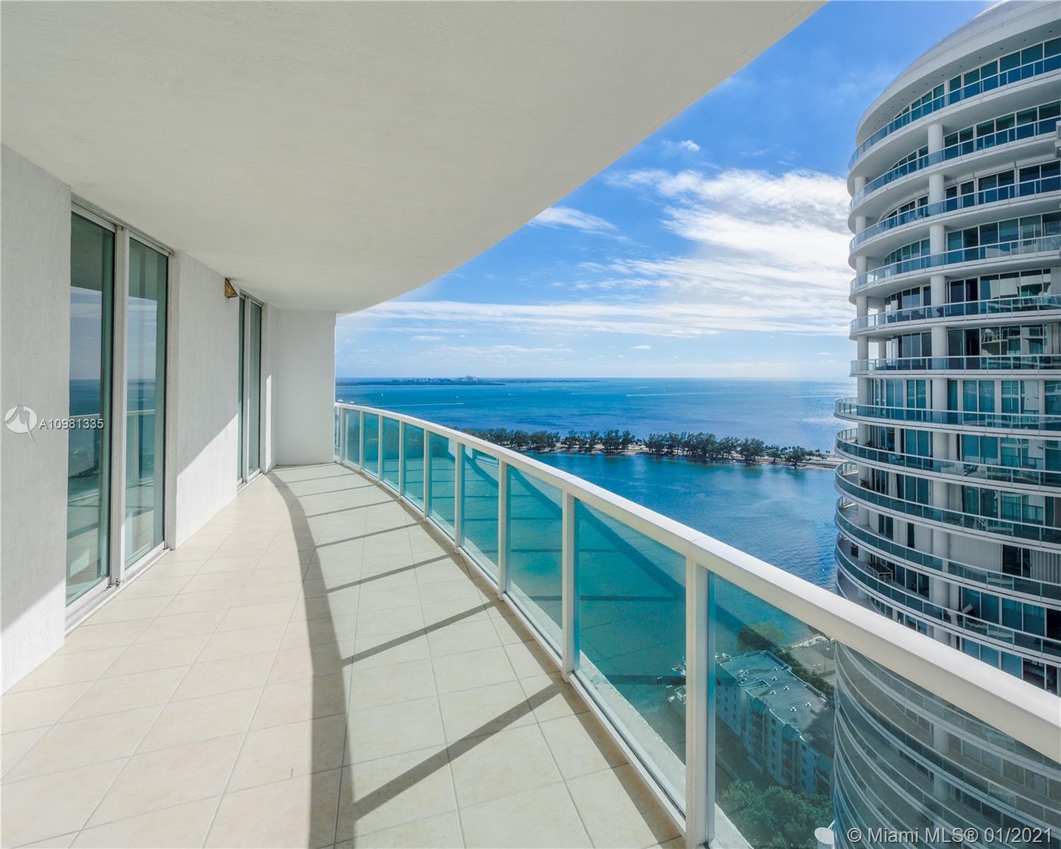 Bright and specious unit with amazing views of Bay and City. Impact windows, stainless steel appliances, washer and dryer inside. Private dock is available. Well located in the heart Miami with resort-like amenities: Sauna, Gym, Pool, Barbecue area, Playground, Security, Dry Cleaners, Marina, Cafe, Tennis.