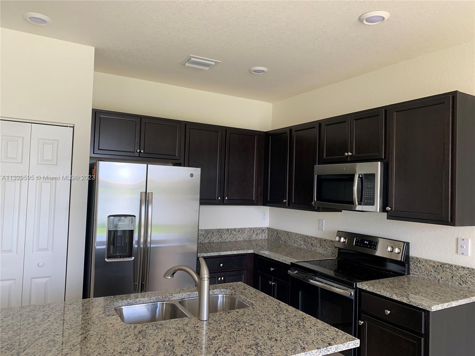 AQUABELLA SECTION ONE - Residential