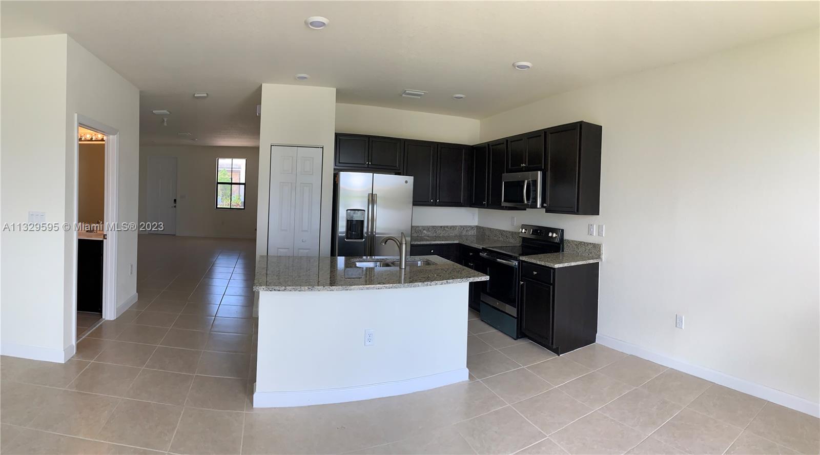 AQUABELLA SECTION ONE - Residential
