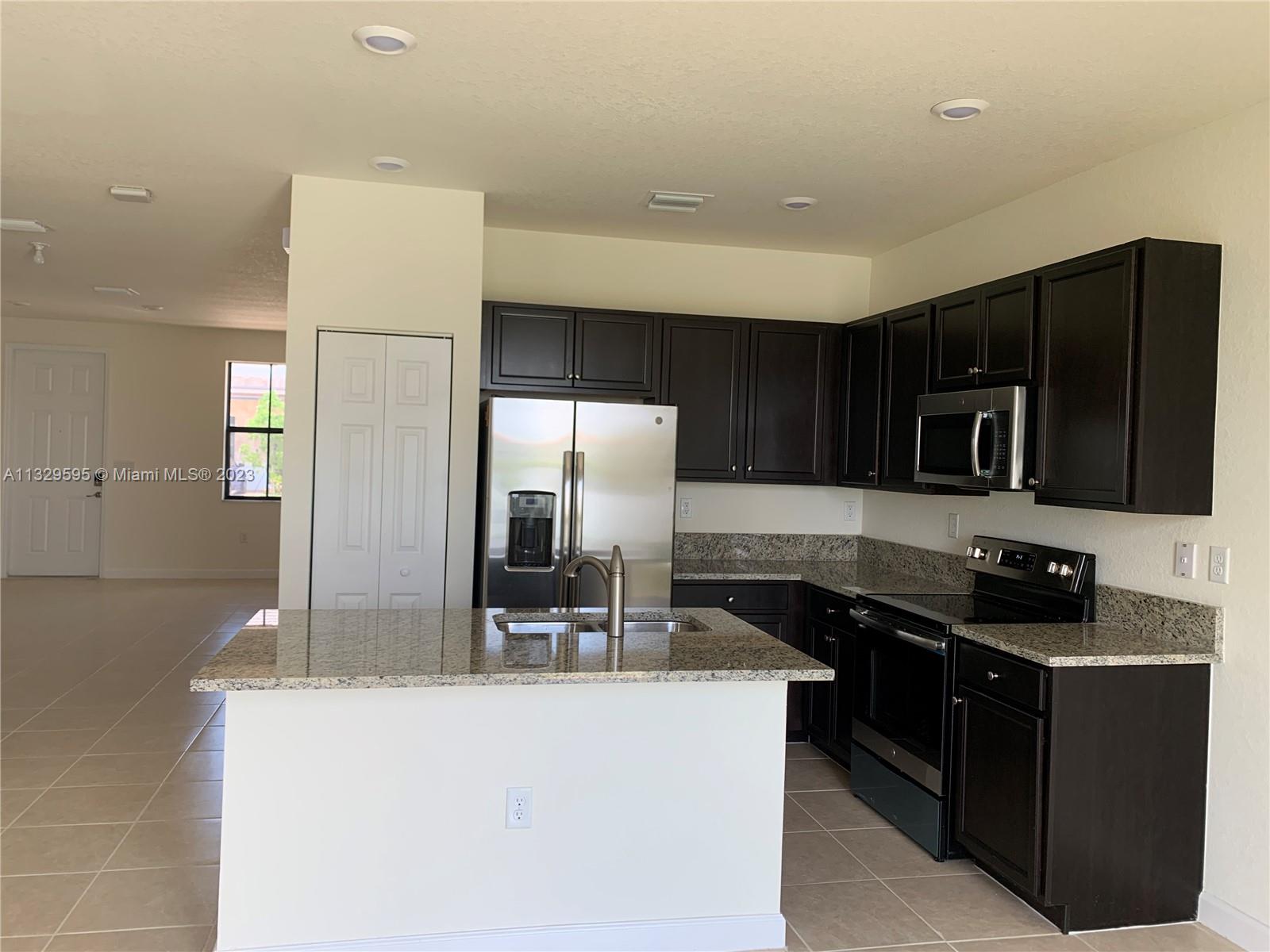AQUABELLA SECTION ONE - Residential