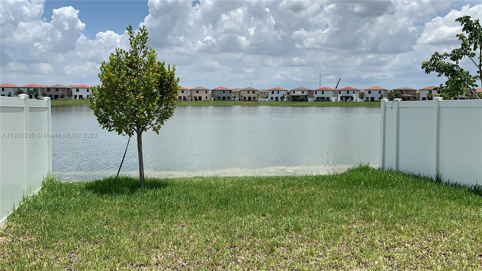 AQUABELLA SECTION ONE - Residential