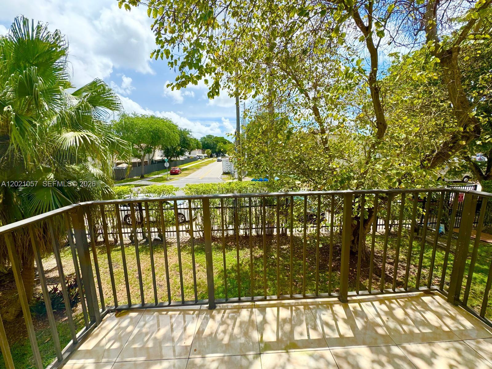 COURTYARDS AT KENDALL CON - Residential