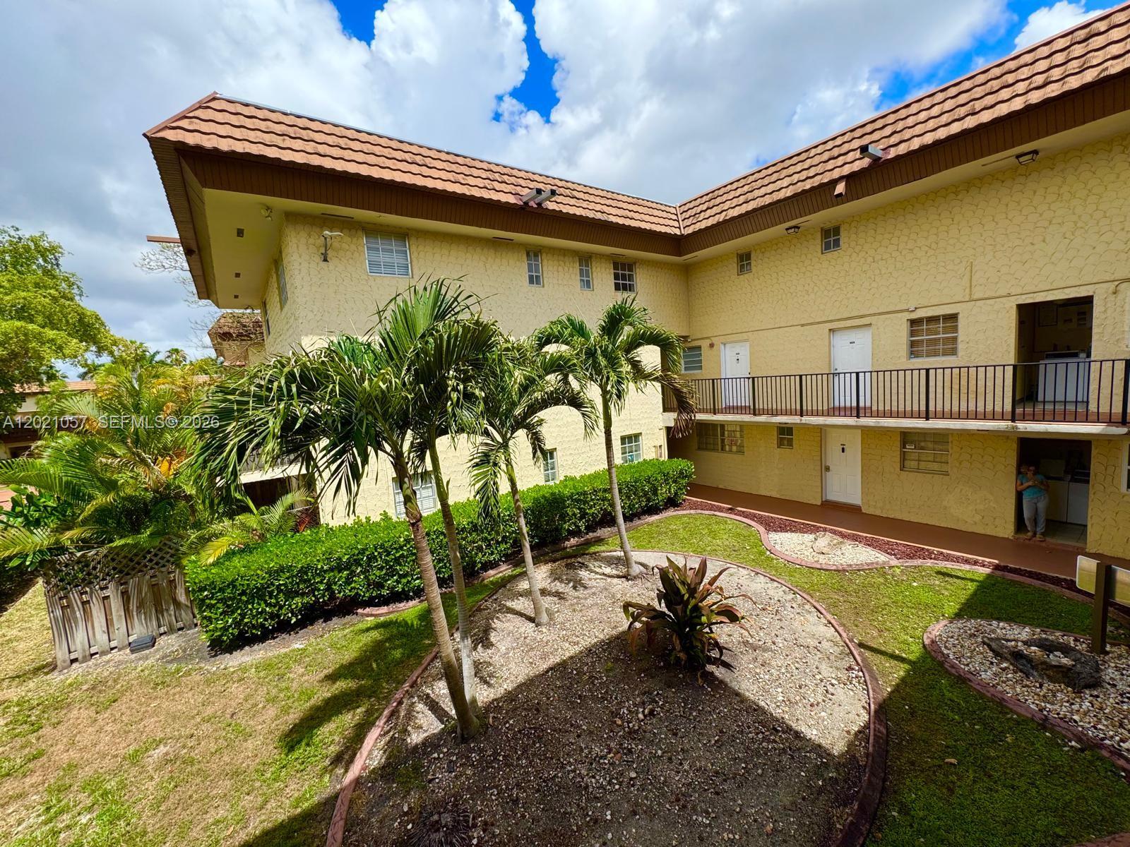 COURTYARDS AT KENDALL CON - Residential
