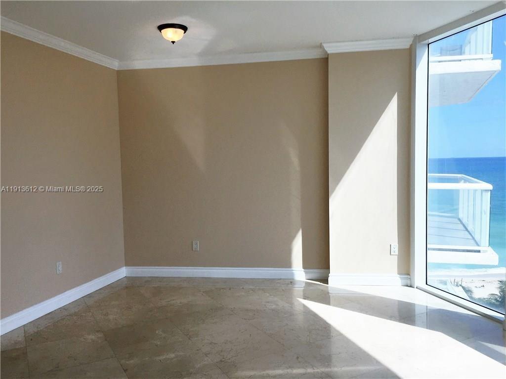 6515 Collins Ave 1007