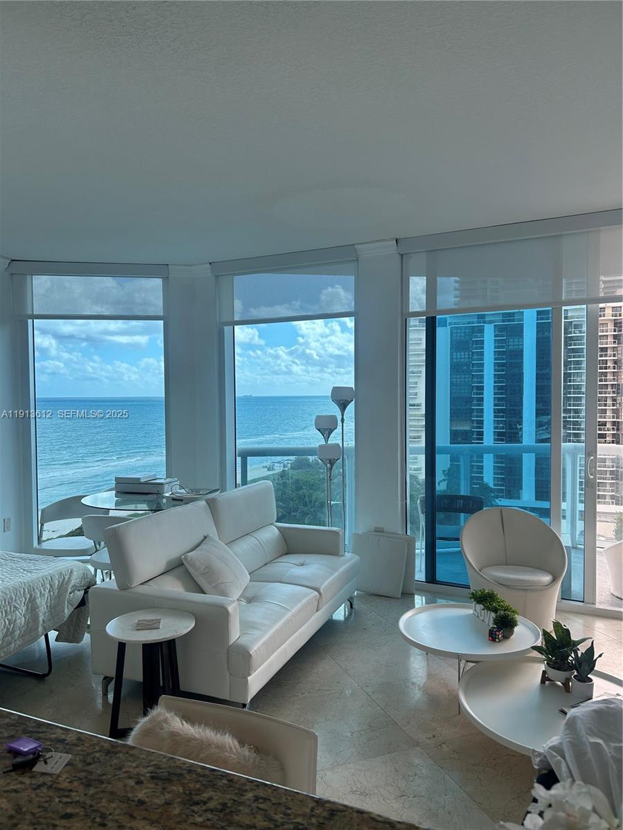 6515 Collins Ave 1007