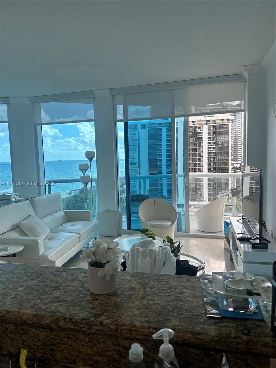 6515 Collins Ave 1007